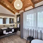 Fender Sonnalm Luxury Homes *